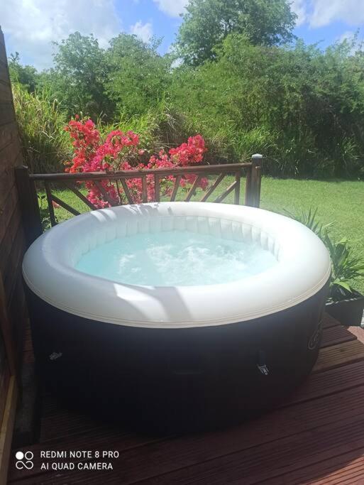 Ti-Case Appartement Jacuzzi A 100M De La Plage 상트루스 외부 사진